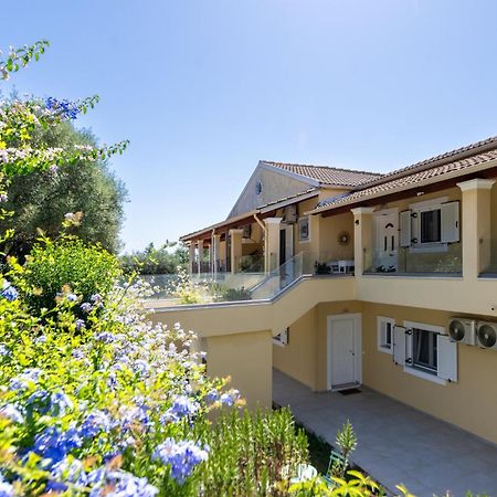 Lazaros Apartments Guviá Kültér fotó